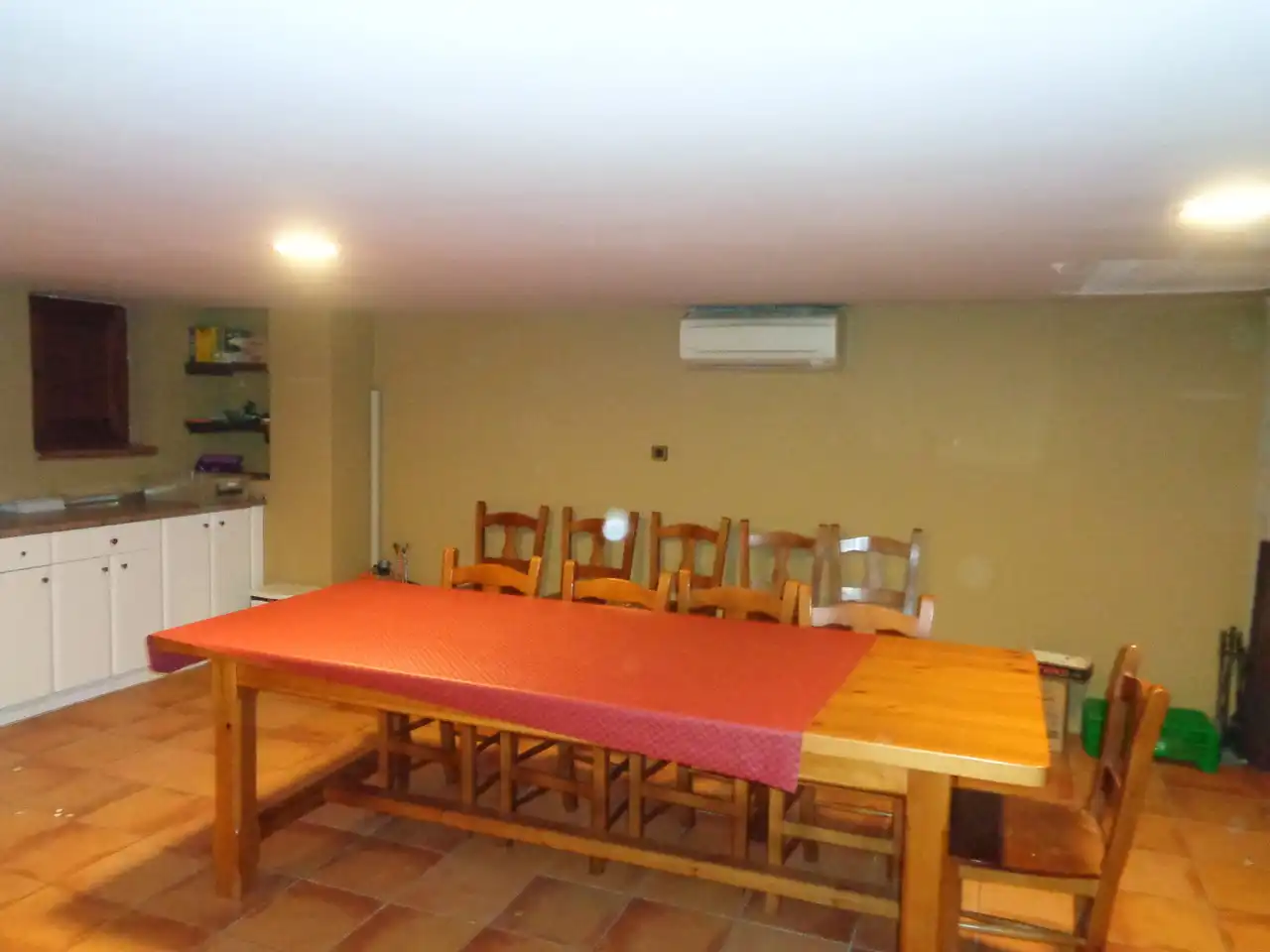 Comedor de Edificio en venta en Anguciana