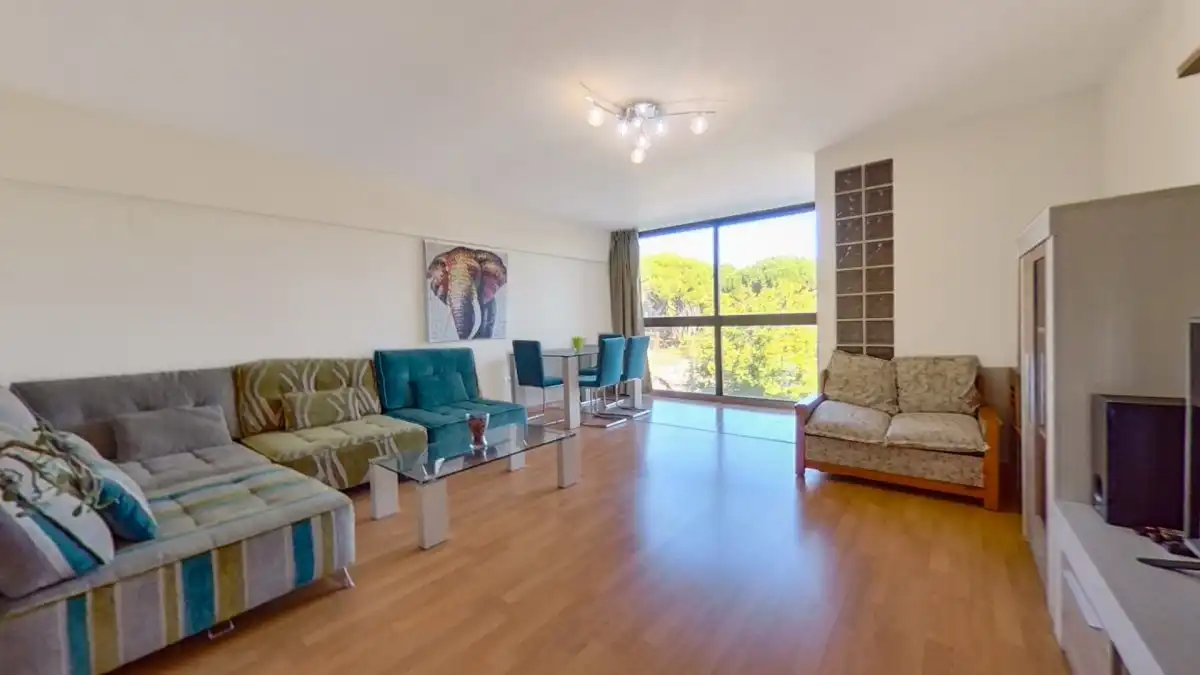 Living room of Flat for rent in Madrid  with Air Conditioner, Heating and Parquet flooring