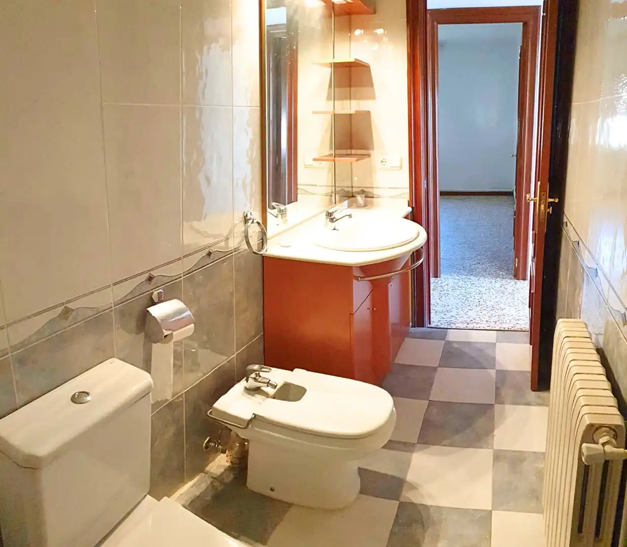Badezimmer von Wohnung zum Verkauf in Ibdes mit Heizung und Terrasse