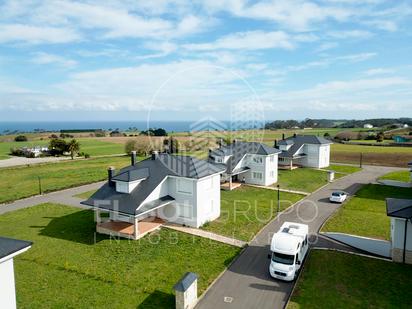 Vista exterior de Casa o xalet en venda en Coaña amb Terrassa