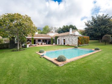 Villa mit Pool zur Miete in Urbanizacion Marbella Hill Club