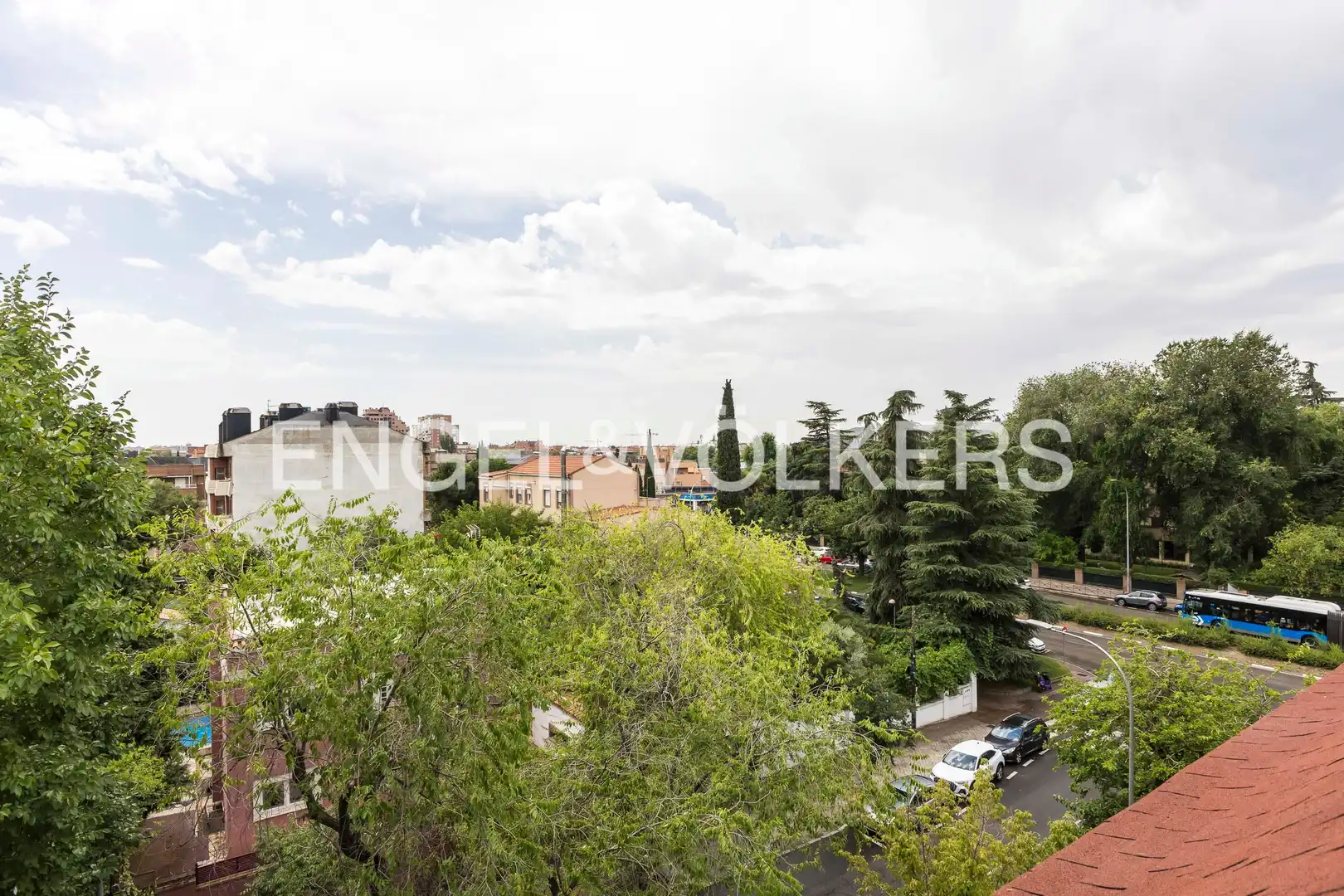 Terrassa de Àtic en venda en Madrid amb Aire condicionat, Calefacció i Jardí privat