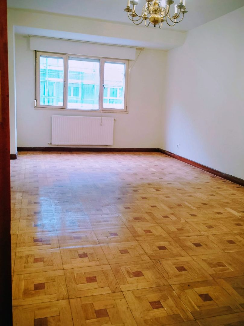 Bedroom of Flat for sale in Oviedo   with Heating, Parquet flooring and Oven