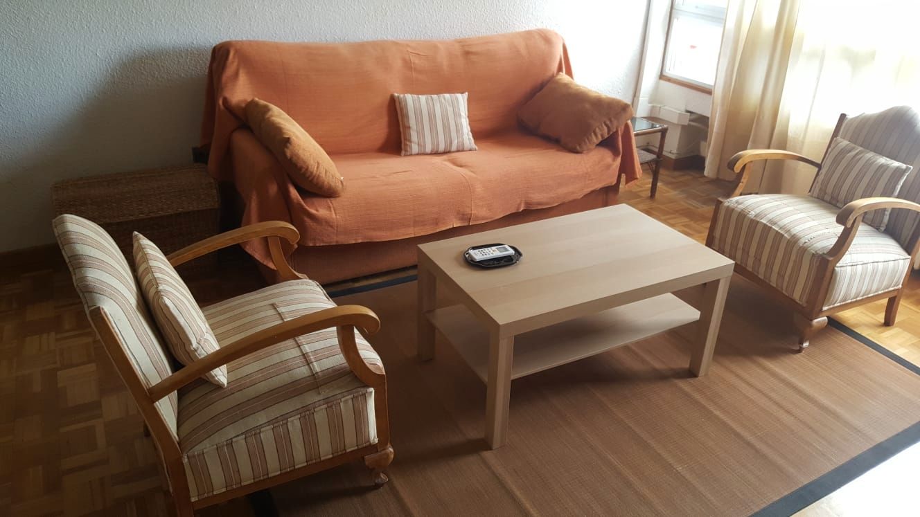 Sala d'estar de Apartament de lloguer en  Zaragoza Capital amb Aire condicionat, Calefacció i Parquet