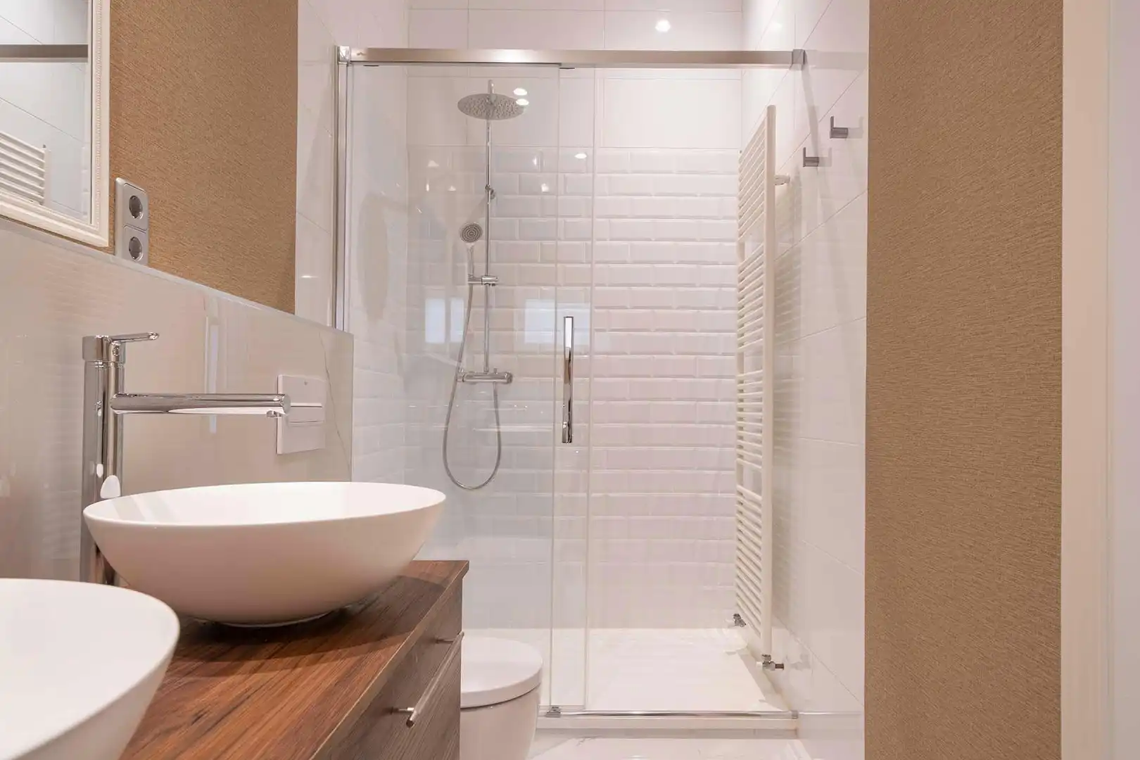 Badezimmer von Wohnung zur Miete in Madrid mit Klimaanlage, Heizung und Balkon