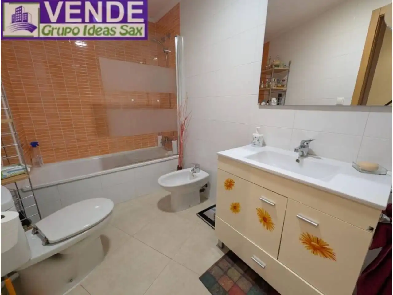 Baño de Piso en venta en Sax con Trastero y Piscina comunitaria