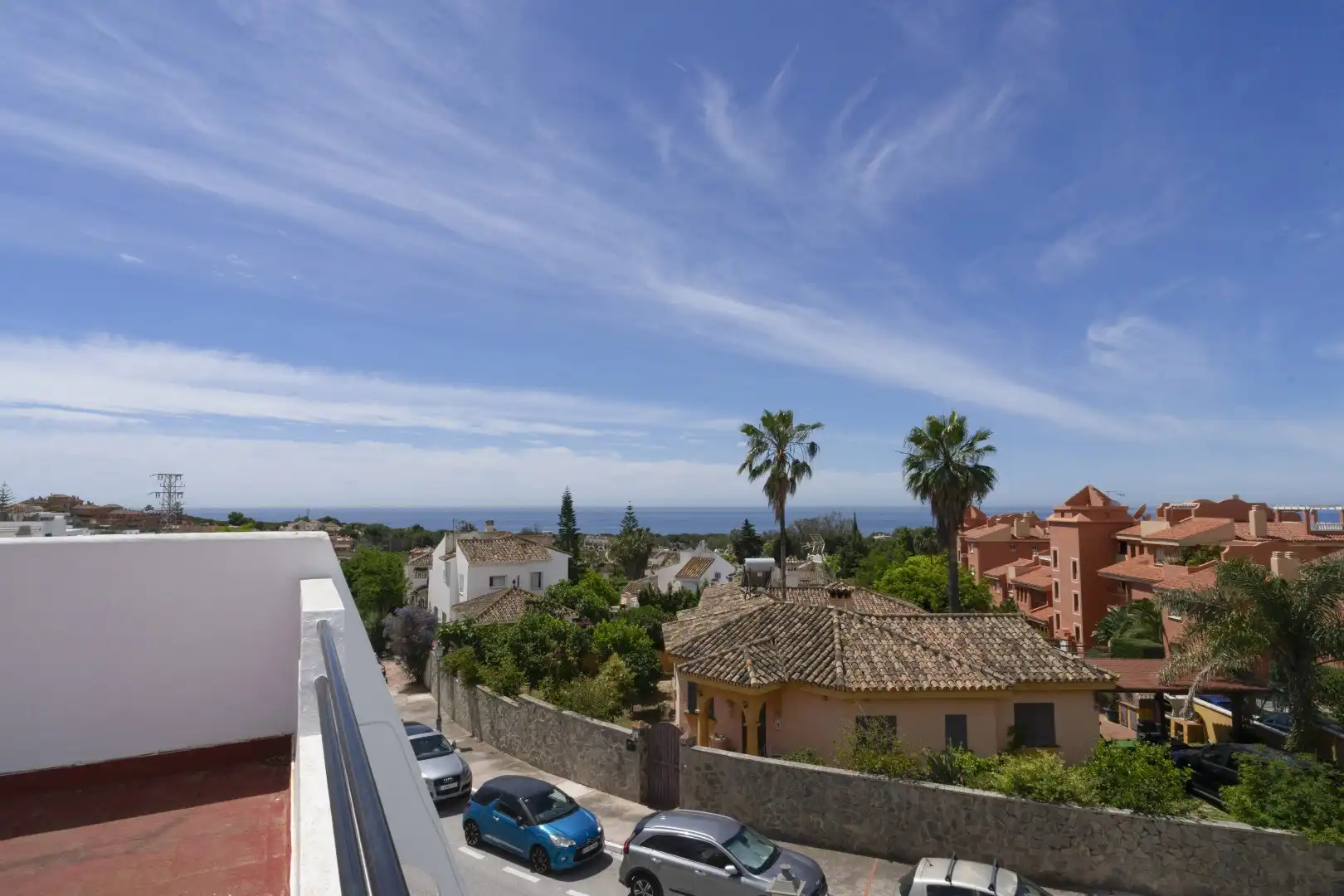 Vista exterior de Casa adosada en venta en Marbella con Jardín privado, Terraza y Piscina