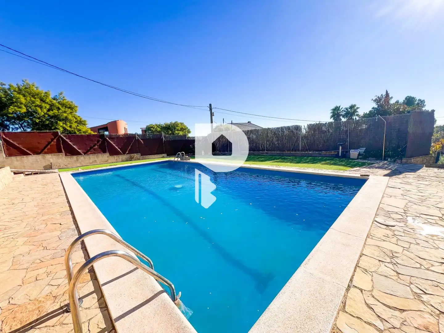 Piscina de Casa o chalet en venta en Pallejà con Aire acondicionado, Calefacción y Jardín privado