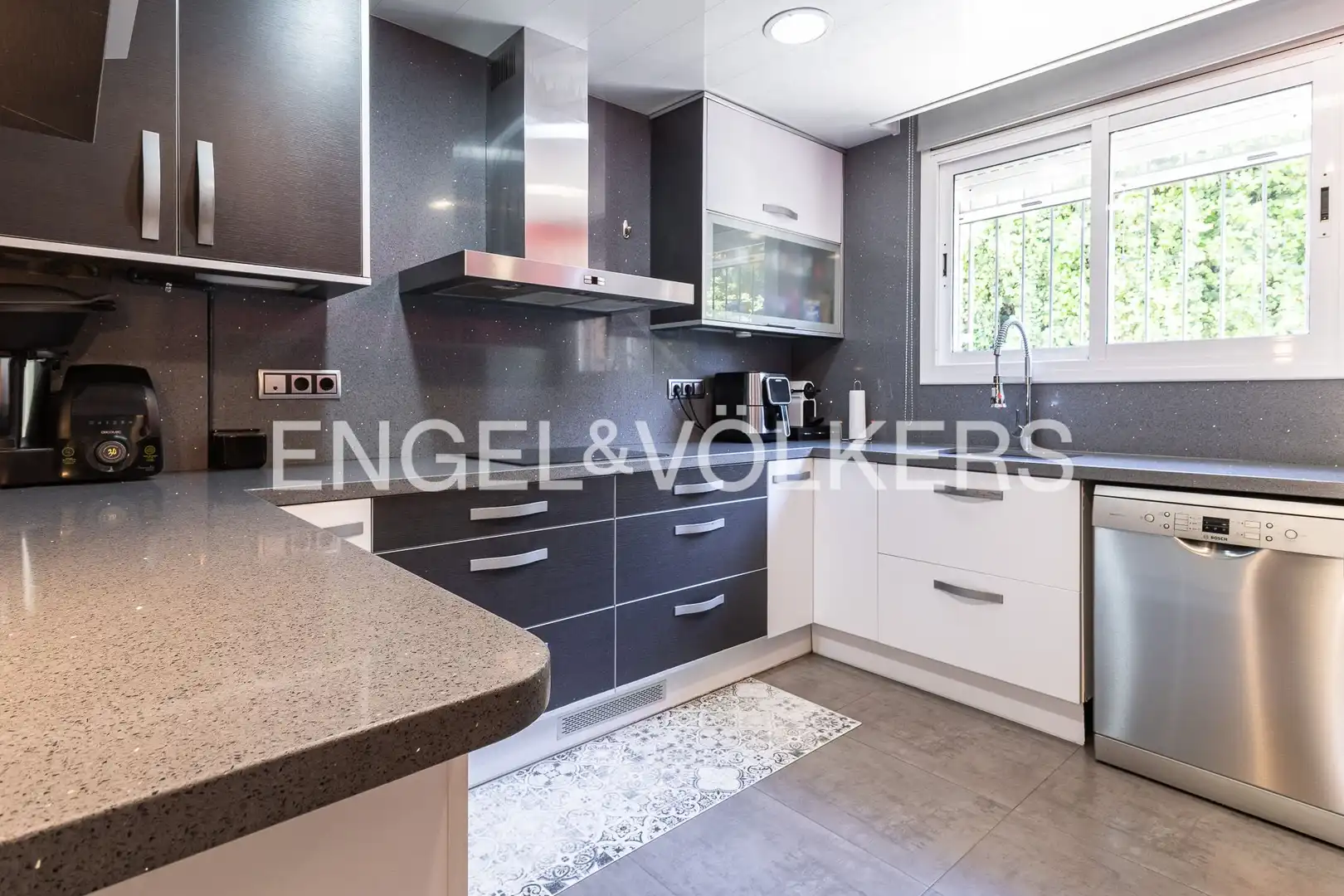 Kitchen of Houses for sale in Badalona  with Air Conditioner, Heating and Private garden