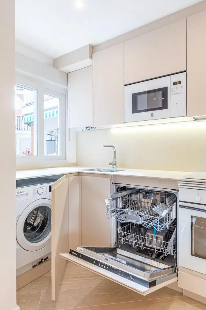 Kitchen of Flat for rent in Madrid  with Air Conditioner