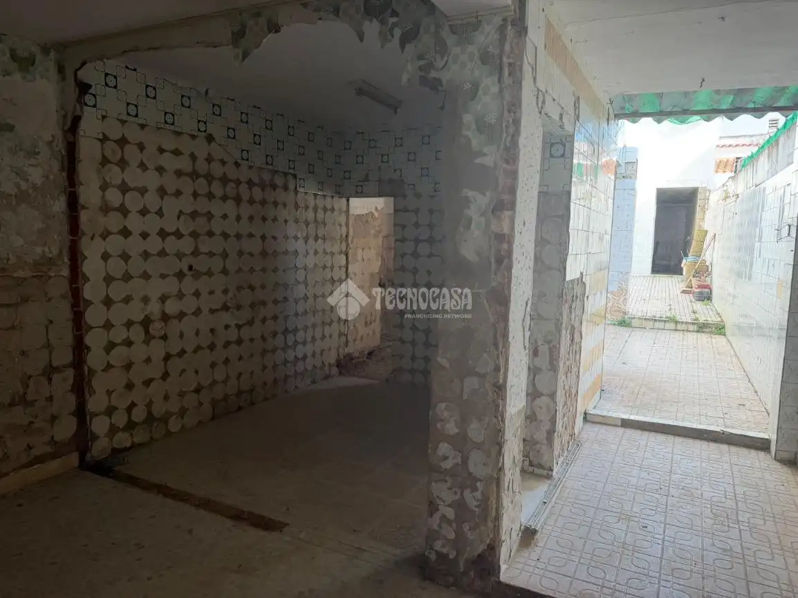 Detached homes for sale in Montijo