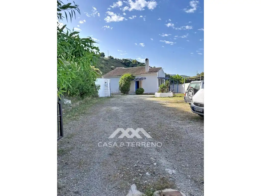 Vista exterior de Casa o xalet en venda en Canillas de Aceituno amb Jardí privat, Terrassa i Piscina