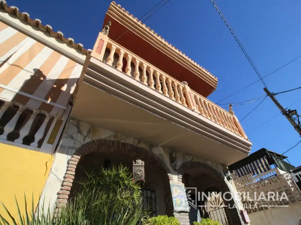 Vista exterior de Casa o xalet en venda en Alhaurín de la Torre amb Aire condicionat, Moblat i Rentadora