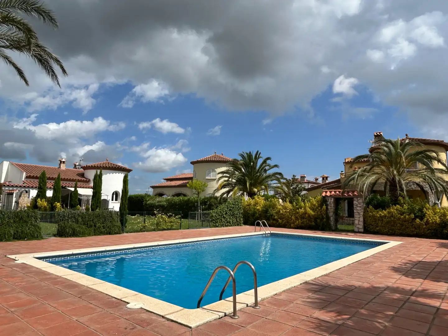 Piscina de Casa adosada en venta en Torroella de Fluvià con Aire acondicionado, Calefacción y Jardín privado