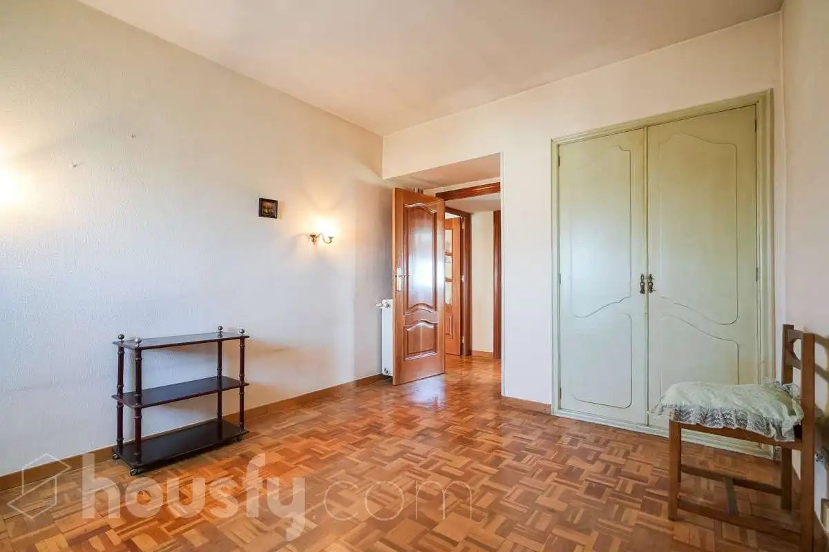Bedroom of Flat for sale in Madrid  with Heating, Terrace and Storage room
