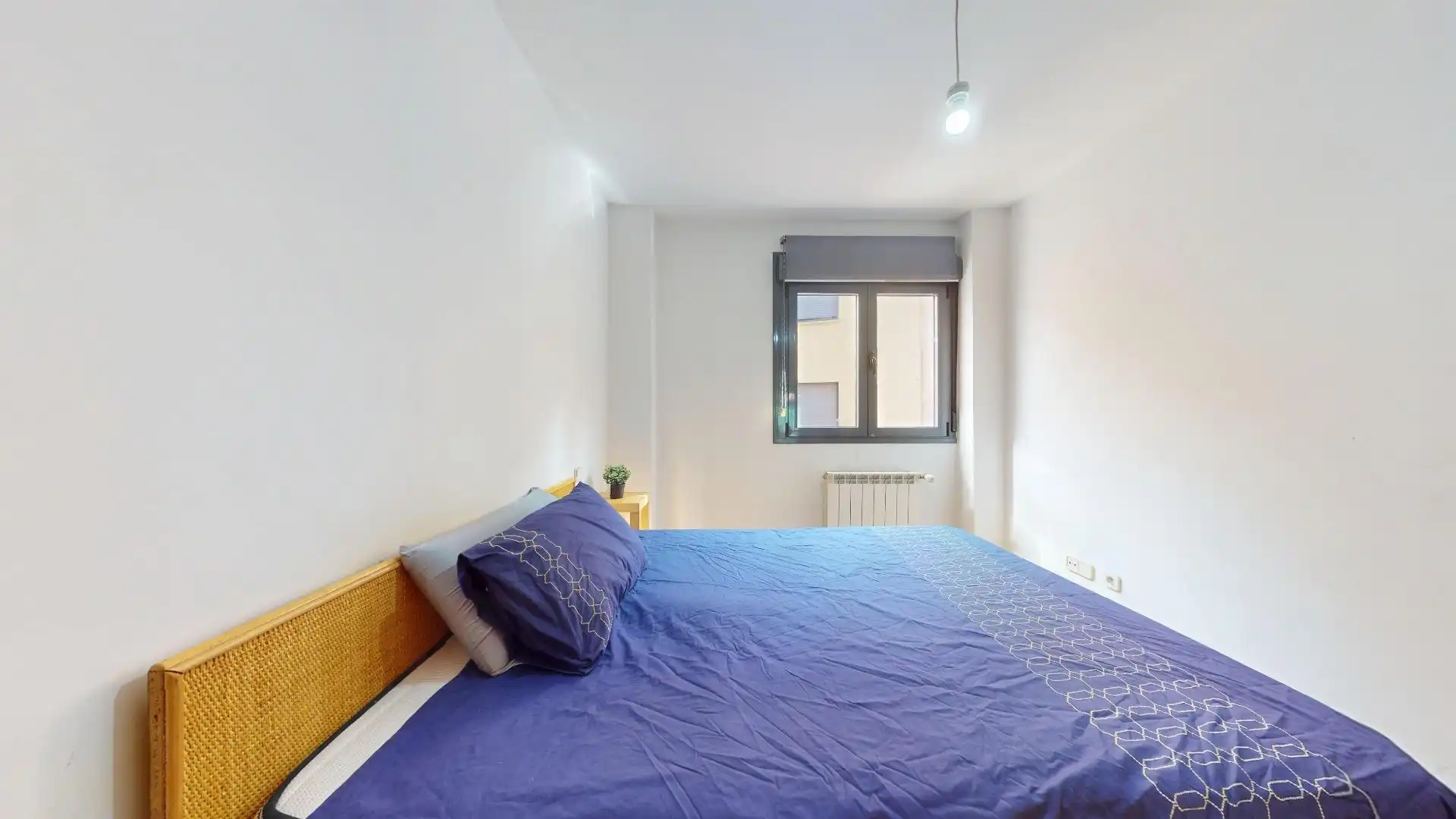 Habitación de Piso en venta en Madrid con Calefacción y Balcón