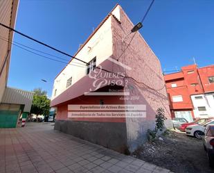 Vista exterior de Casa o xalet en venda en Santa Lucía de Tirajana amb Terrassa