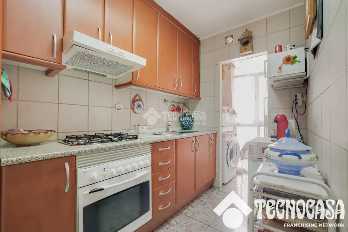 Kitchen of Flat for sale in Santa Coloma de Gramenet  with Air Conditioner and Furnished