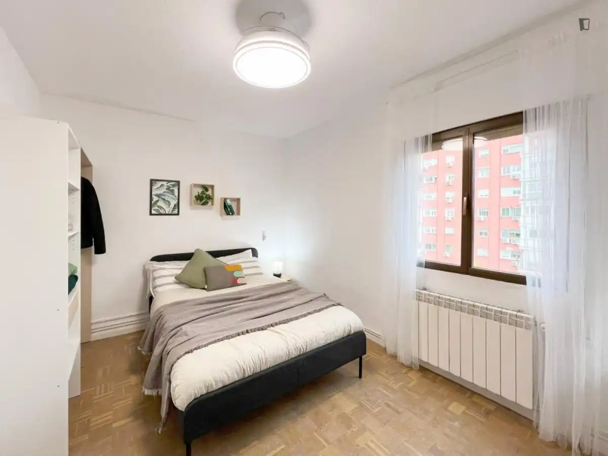 Habitación de Apartamento para compartir en  Madrid Capital con Calefacción, Amueblado y Microondas