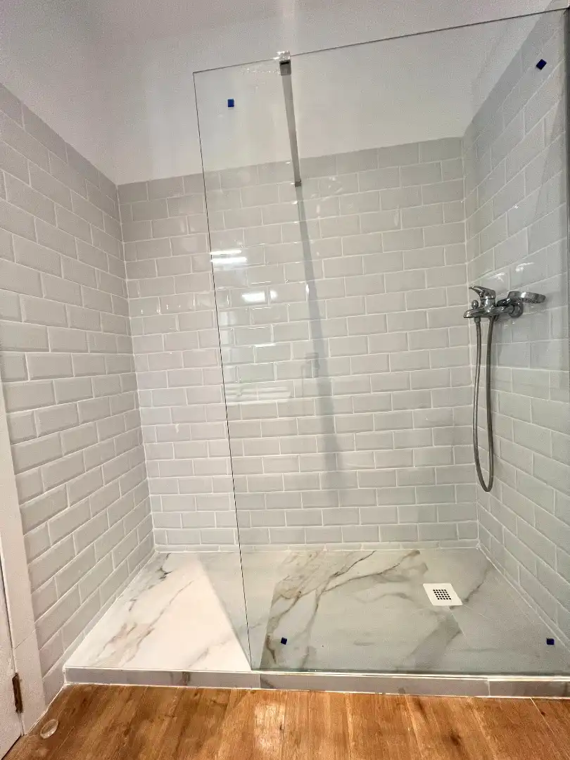 Baño de Piso de alquiler en Valencia con Aire acondicionado, Calefacción y Amueblado