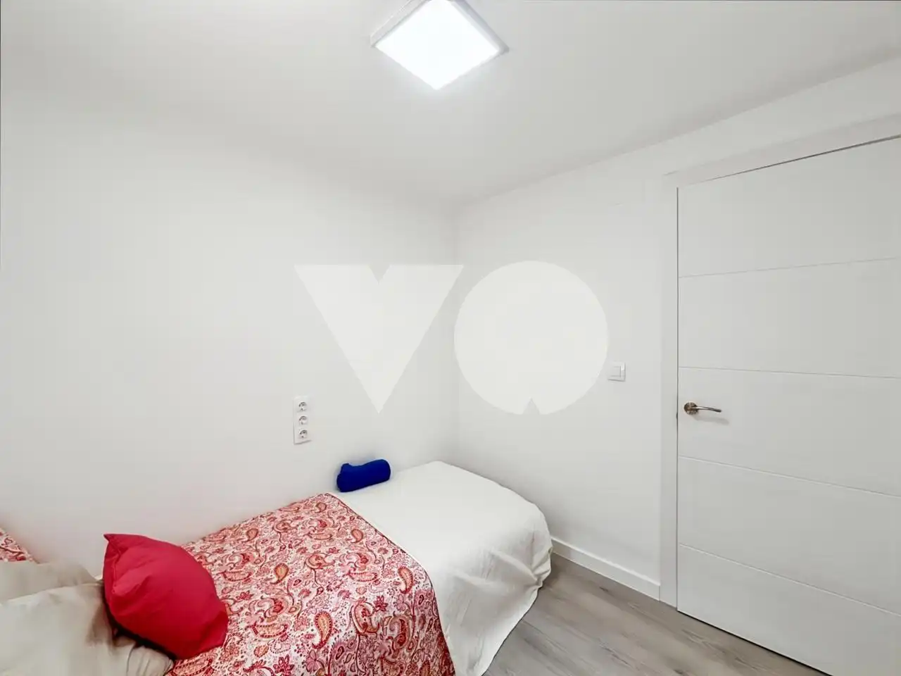 Habitación de Piso en venta en Madrid con Balcón