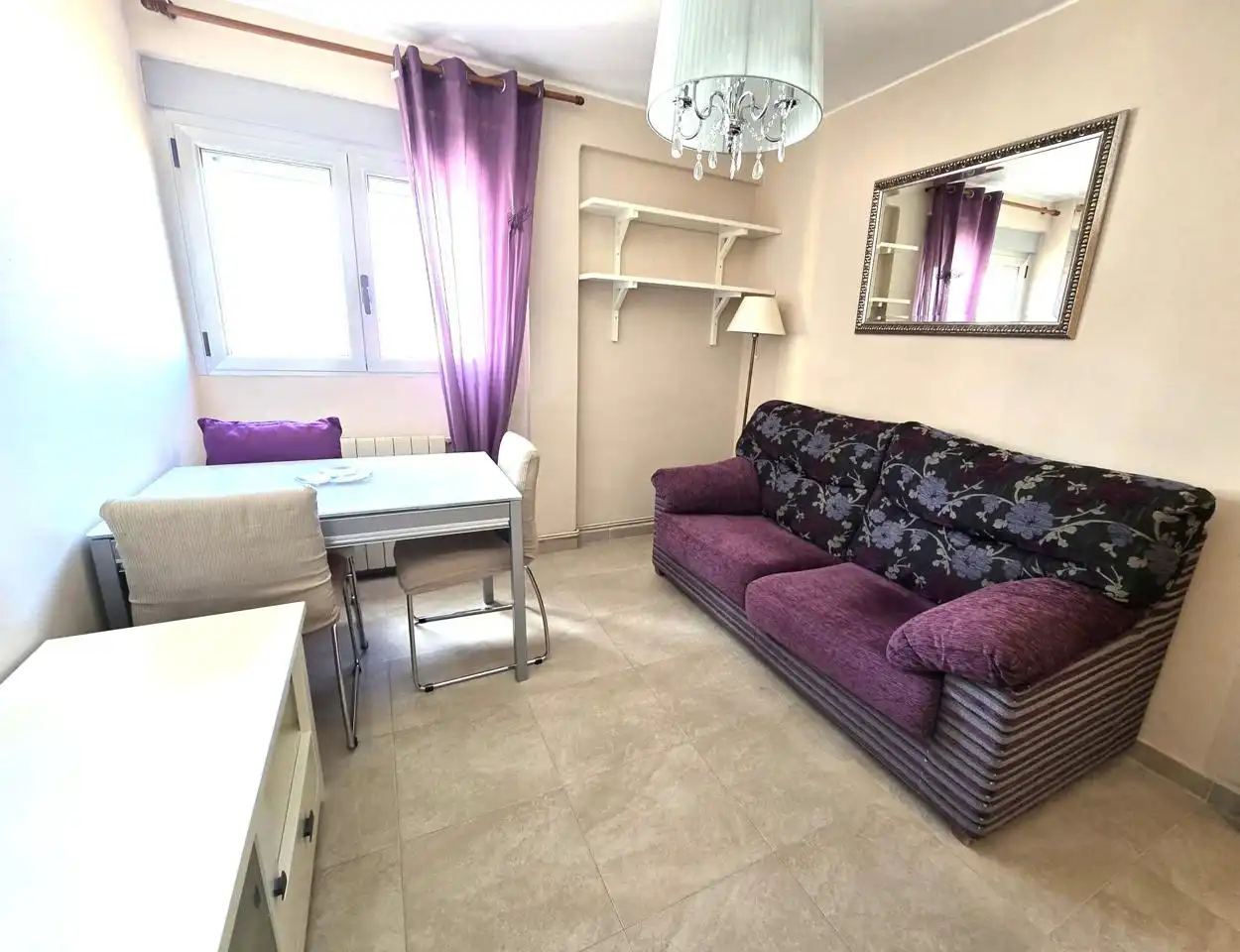 Sala de estar de Piso en venta en Zaragoza con Calefacción y Amueblado