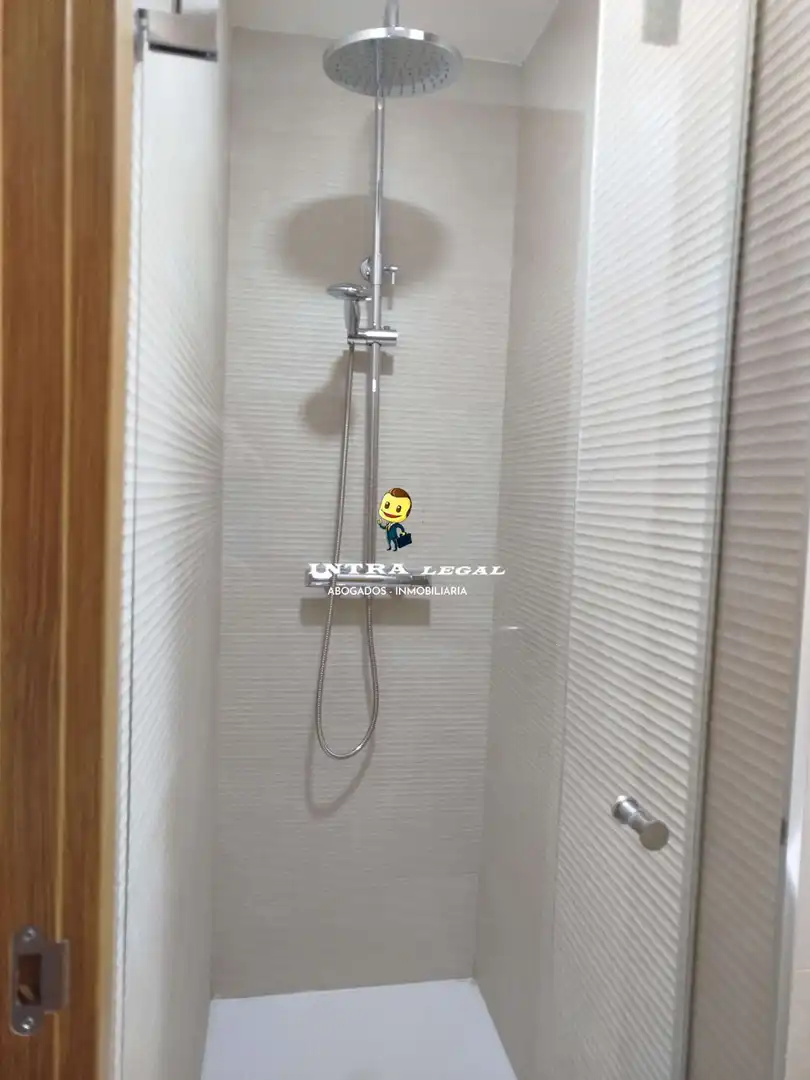 Bathroom of Flat for rent in Salamanca  with Heating, Terrace and Furnished