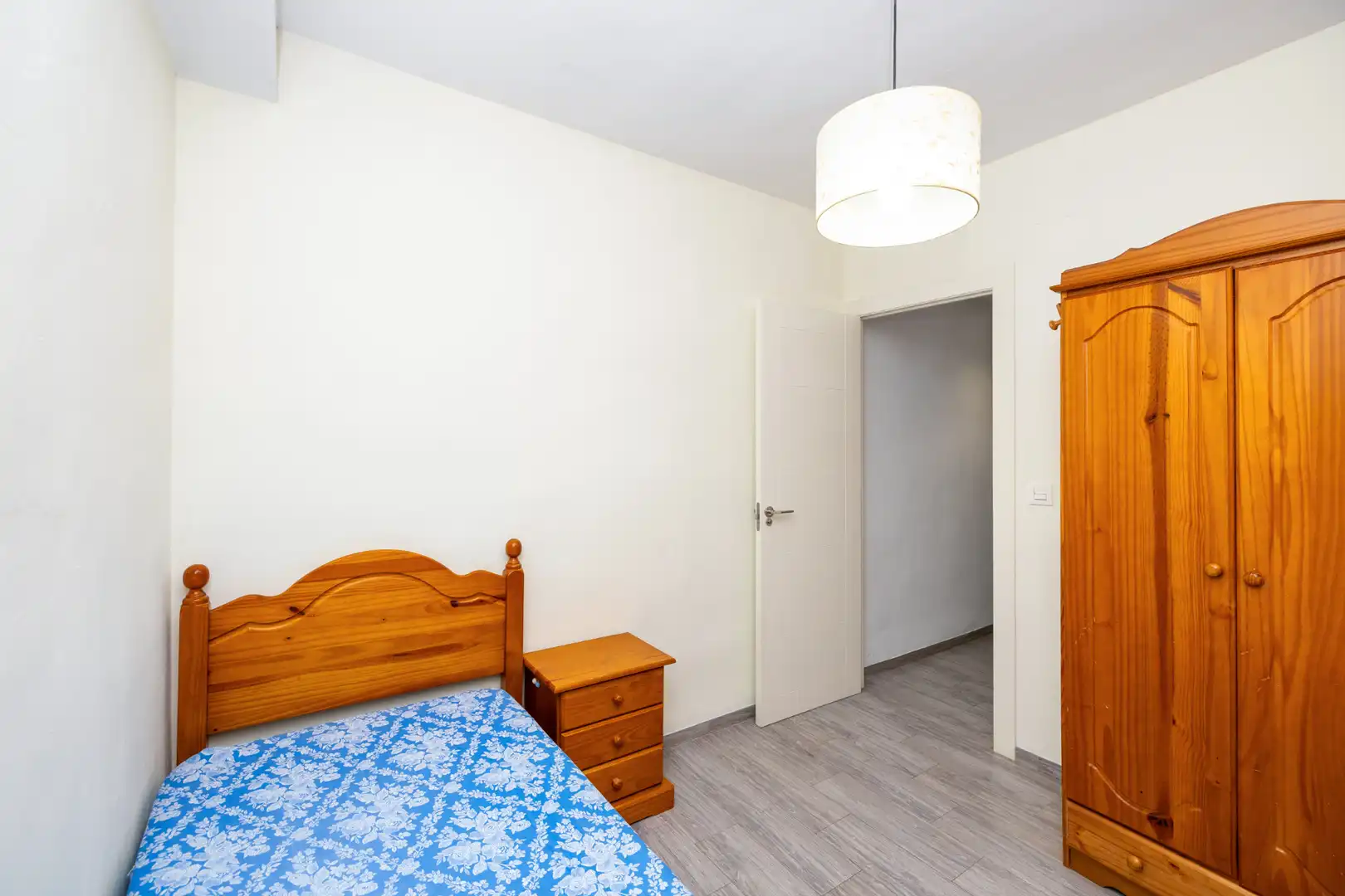 Bedroom of Flat for rent in Granada  with Heating, Furnished and Washing machine