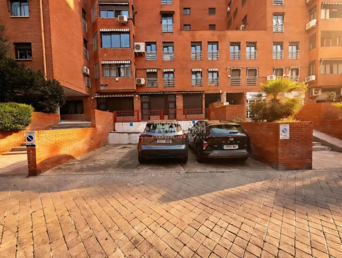 Aparcament de Pis en venda en Madrid amb Aire condicionat i Calefacció