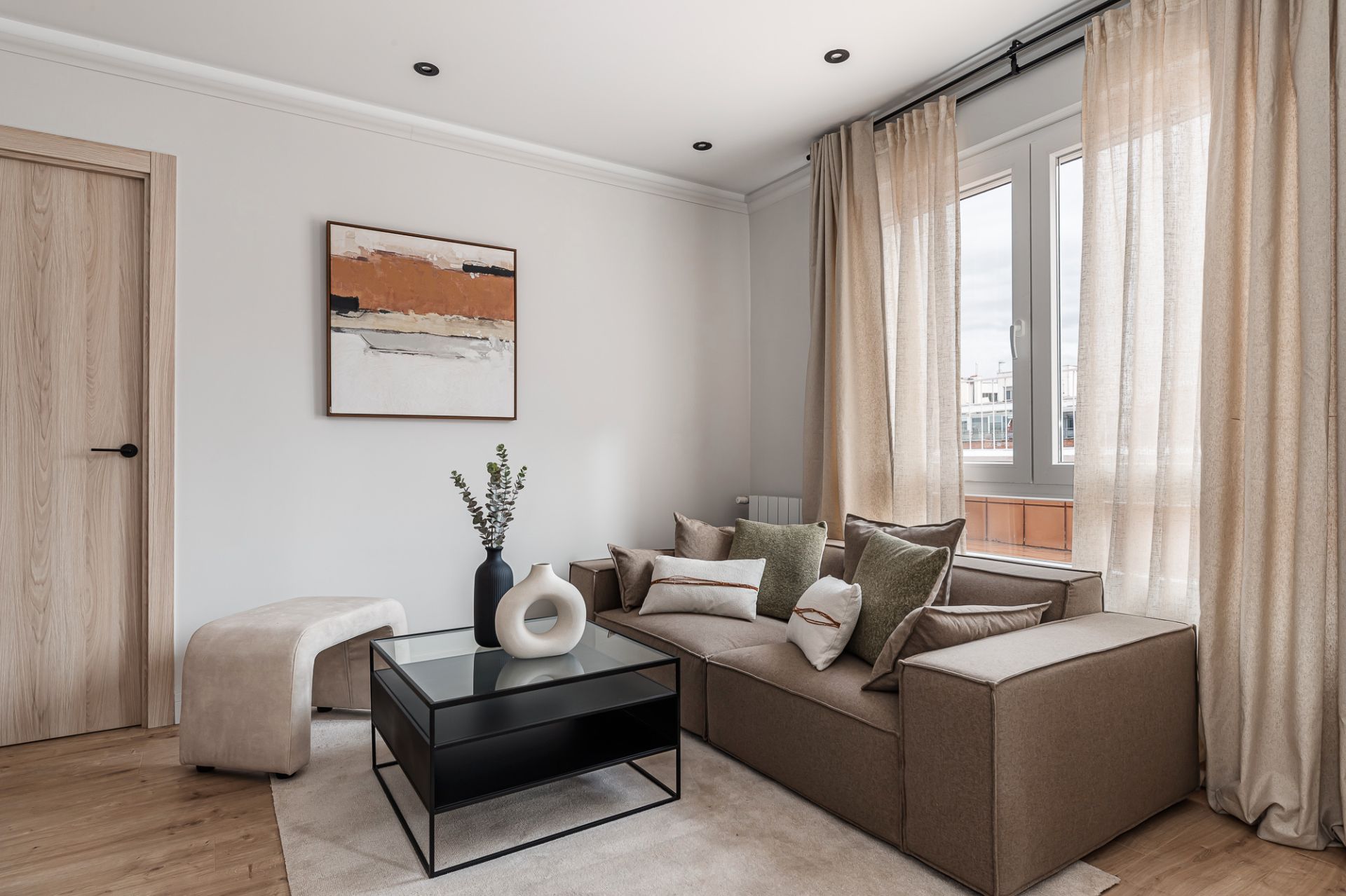 Living room of Flat for sale in  Madrid Capital