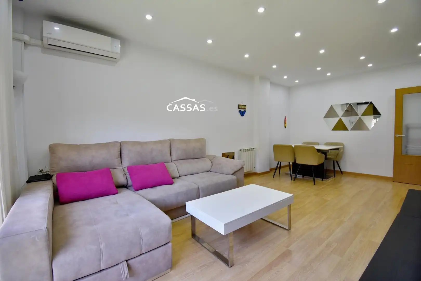 Sala de estar de Planta baja en venta en Torrejón de Ardoz con Aire acondicionado, Calefacción y Jardín privado