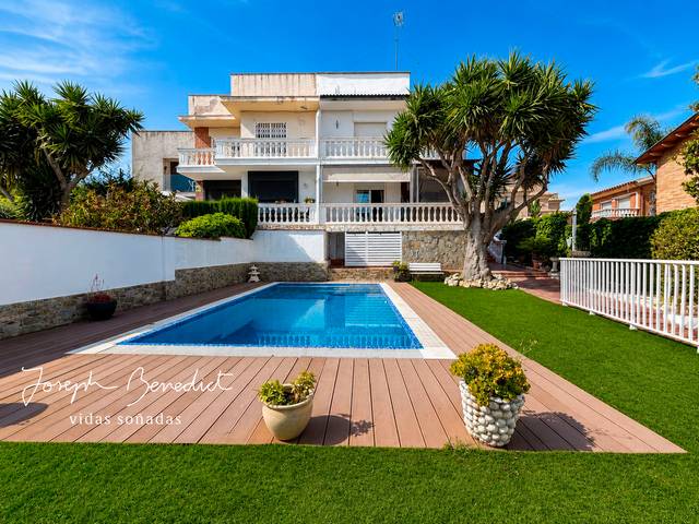 Casa-chalet en Venta en Can Roca