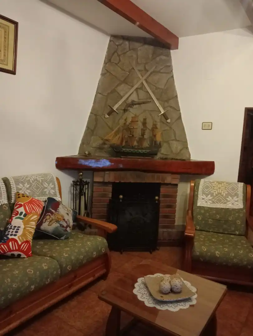 Sala d'estar de Finca rústica en venda en Barakaldo  amb Calefacció, Jardí privat i Moblat