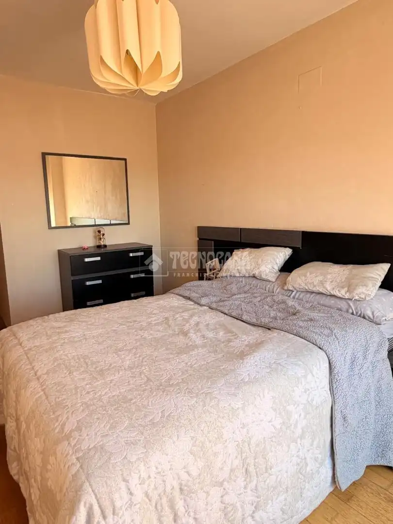 Habitación de Ático en venta en Valdemoro con Calefacción, Terraza y Trastero