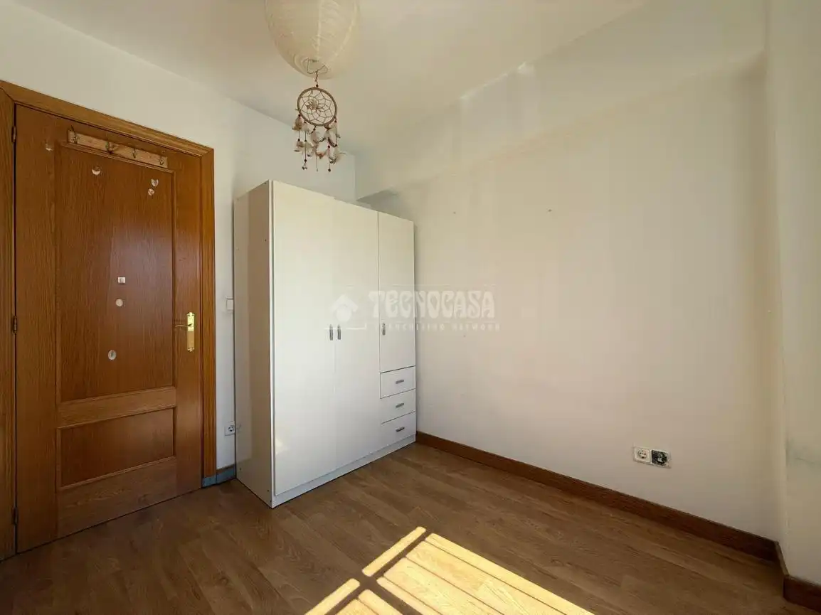 Bedroom of Flat for sale in  Madrid Capital