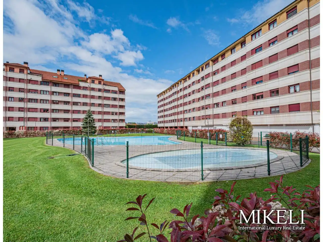 Piscina de Dúplex en venda en Santander amb Calefacció, Terrassa i Traster