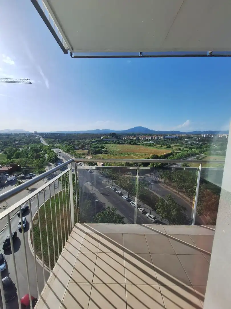 Vista exterior de Pis en venda en Sabadell amb Aire condicionat, Calefacció i Jardí privat