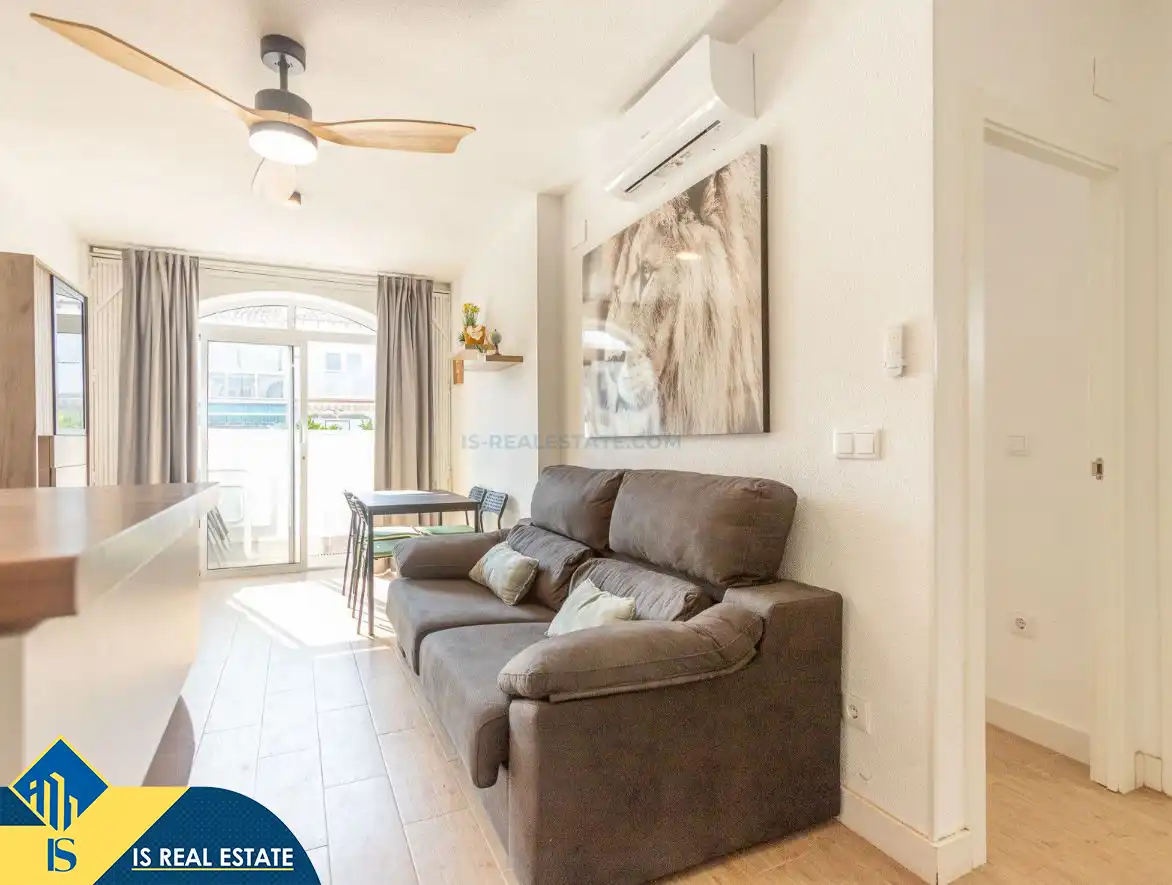 Sala d'estar de Casa o xalet en venda en Torrevieja amb Aire condicionat, Calefacció i Terrassa