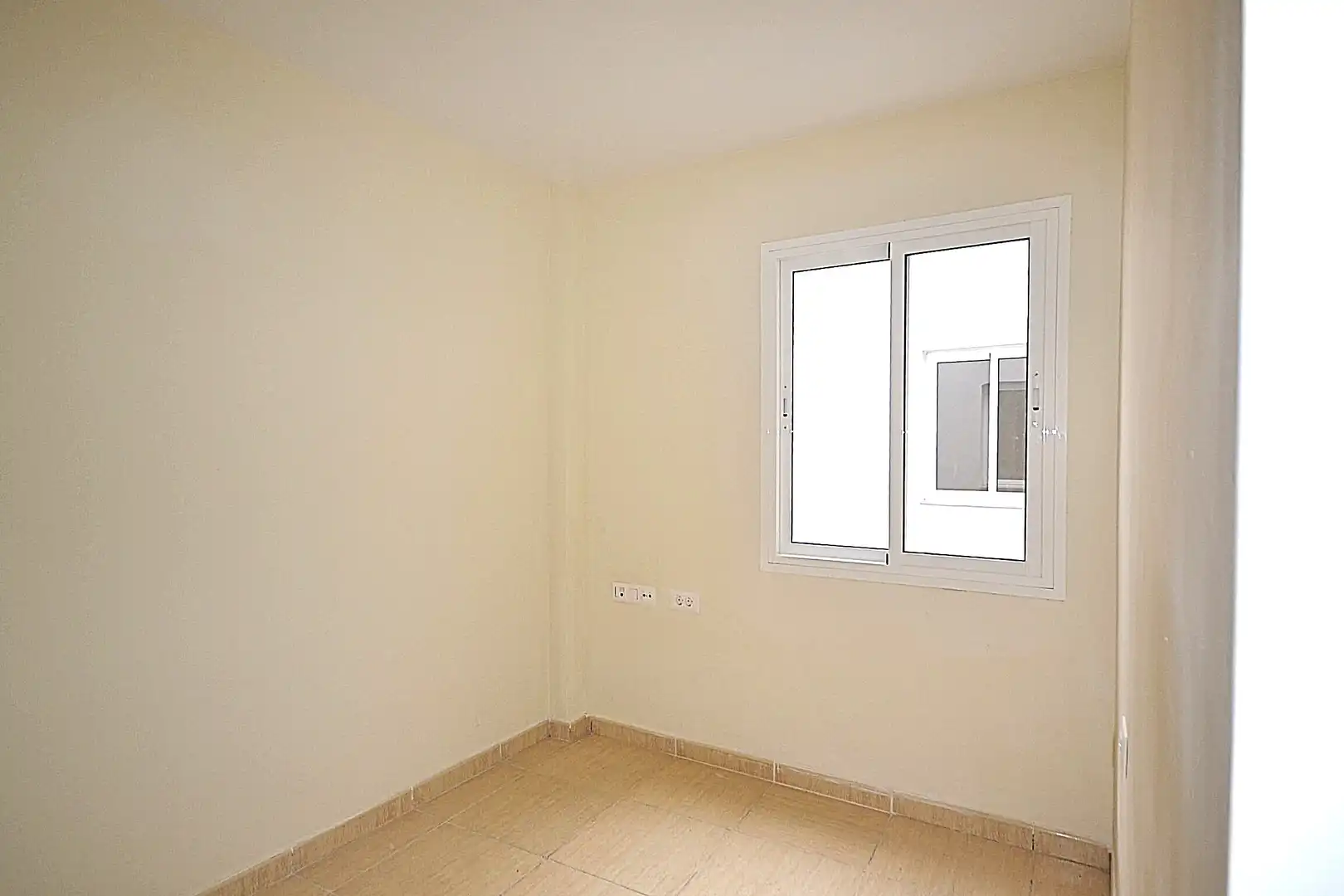Habitación de Piso en venta en Granadilla de Abona con Amueblado y Balcón