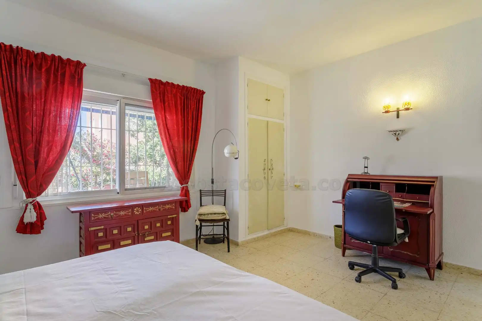 Schlafzimmer von Haus oder Chalet zum Verkauf in El Campello mit Klimaanlage, Privatgarten und Terrasse