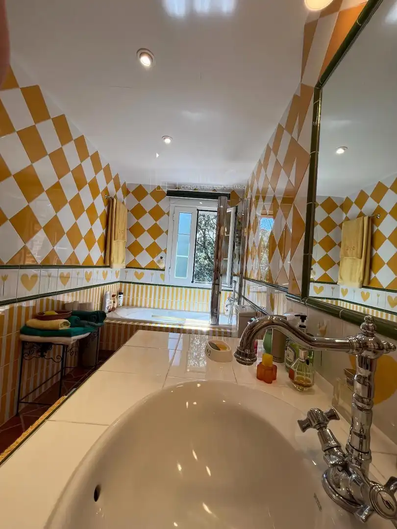 Bathroom of Houses for sale in El Espinar  with Heating, Private garden and Terrace