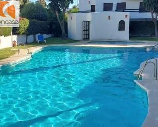 Piscina de Apartament en venda en Estepona amb Aire condicionat, Terrassa i Balcó