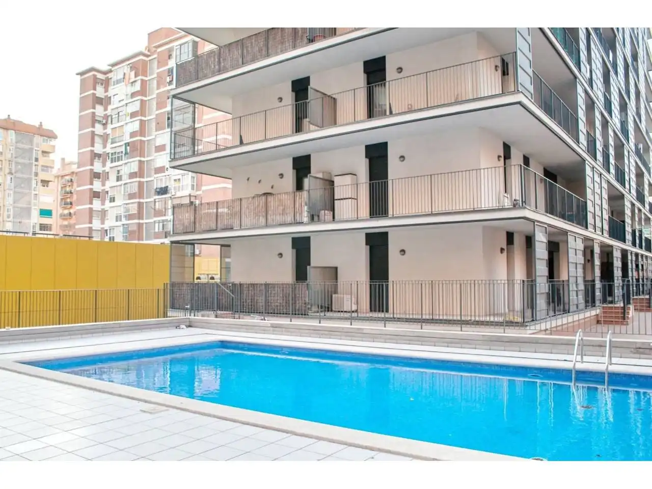 Piscina de Pis en venda en Barcelona amb Aire condicionat, Calefacció i Parquet