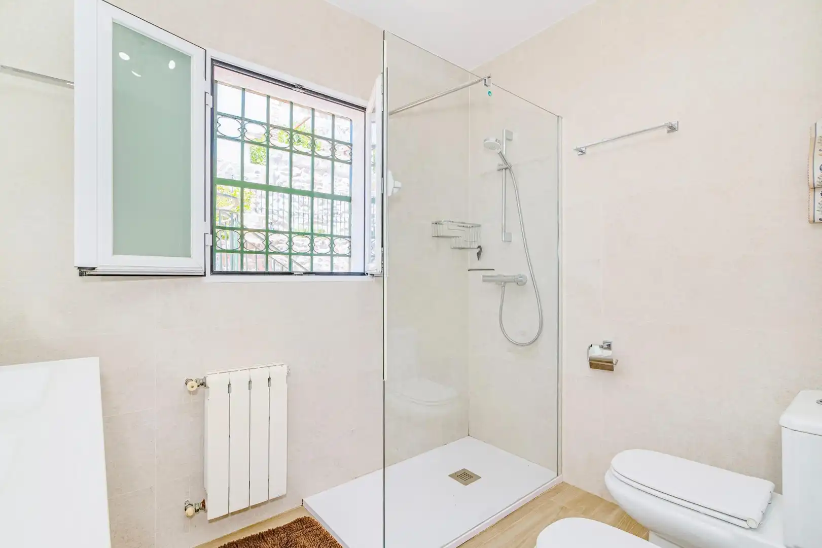 Baño de Casa o chalet en venta en Almuñécar con Terraza y Piscina