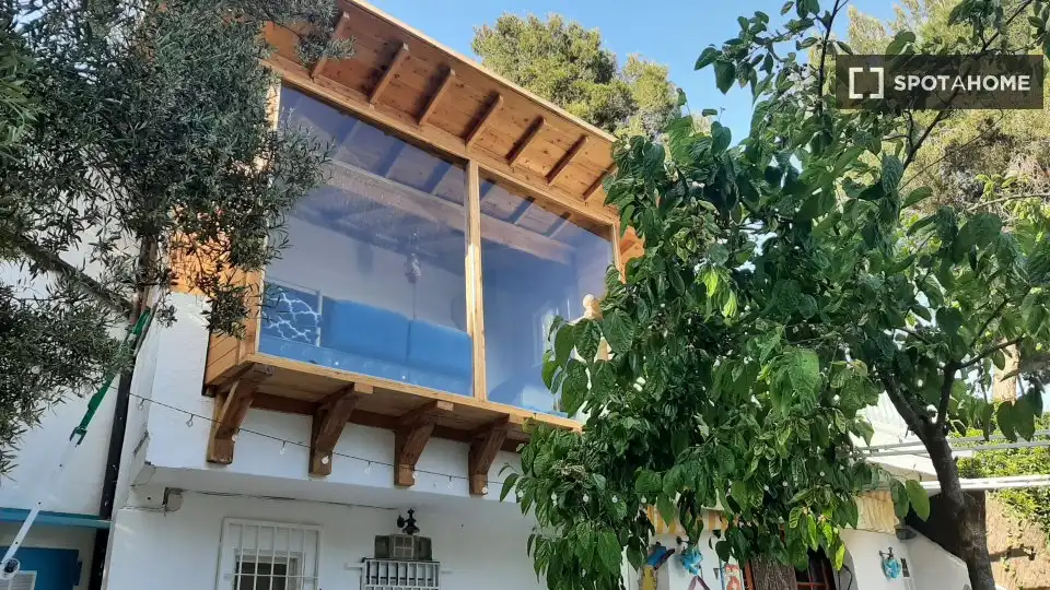 Außenansicht von Wohnung zur Miete in Sant Cebrià de Vallalta mit Klimaanlage, Heizung und Möbliert