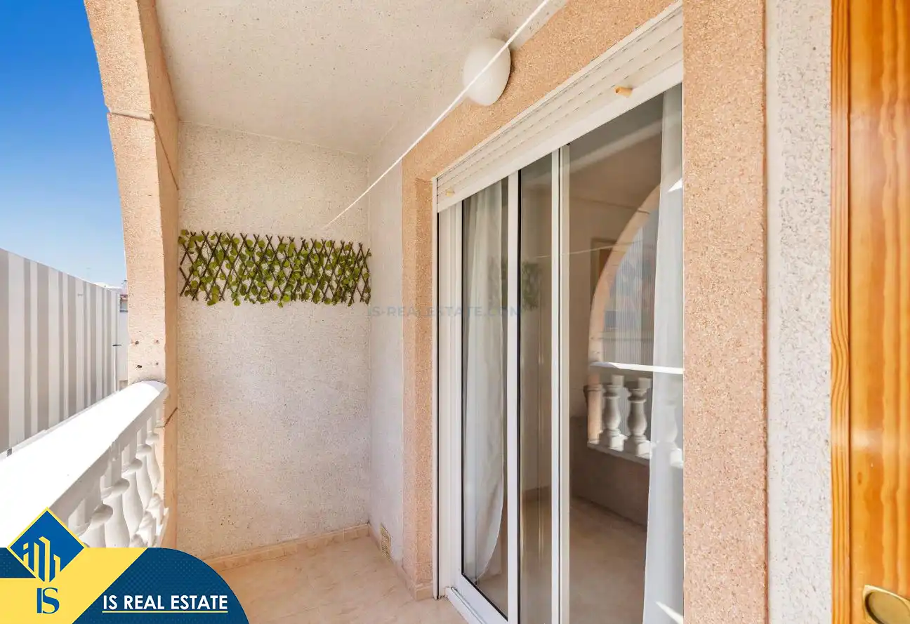 Terraza de Estudio en venta en Torrevieja con Calefacción, Terraza y Amueblado