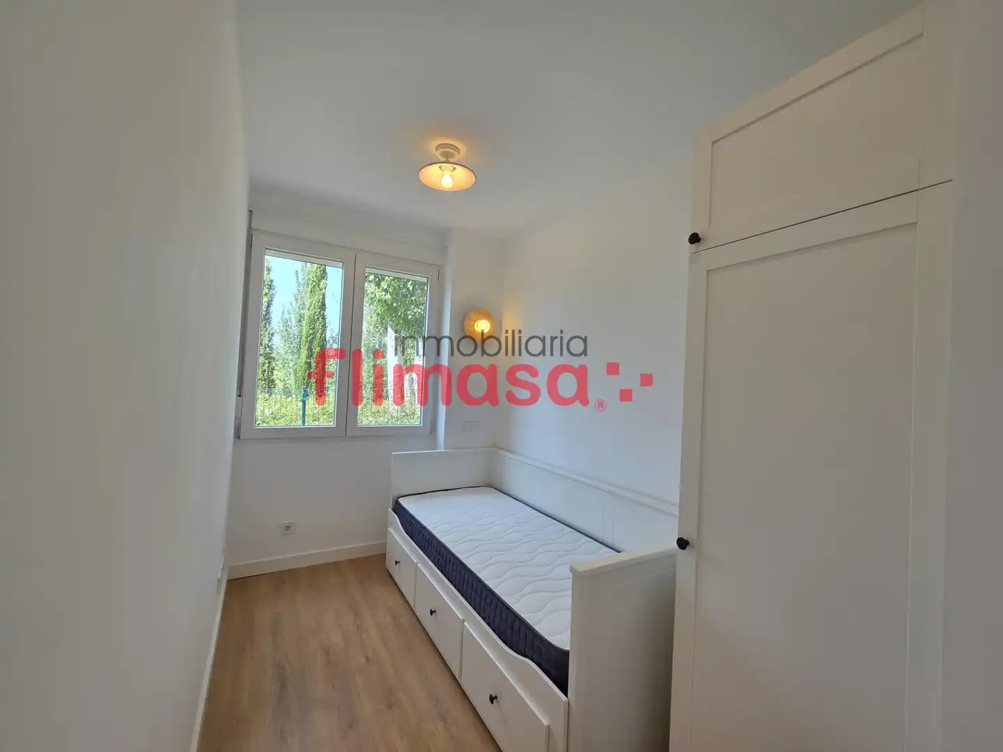 Dormitori de Apartament en venda en Móstoles amb Aire condicionat, Calefacció i Moblat