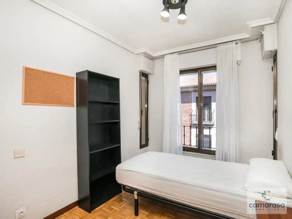 Schlafzimmer von Wohnung zur Miete in Ávila mit Heizung und Möbliert