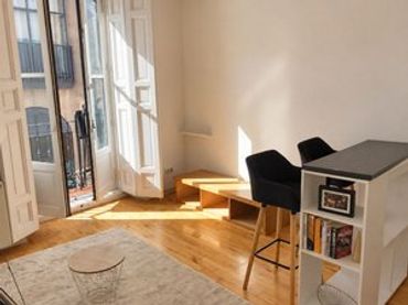 Appartement compact avec balcon à louer à Calle de la Paloma