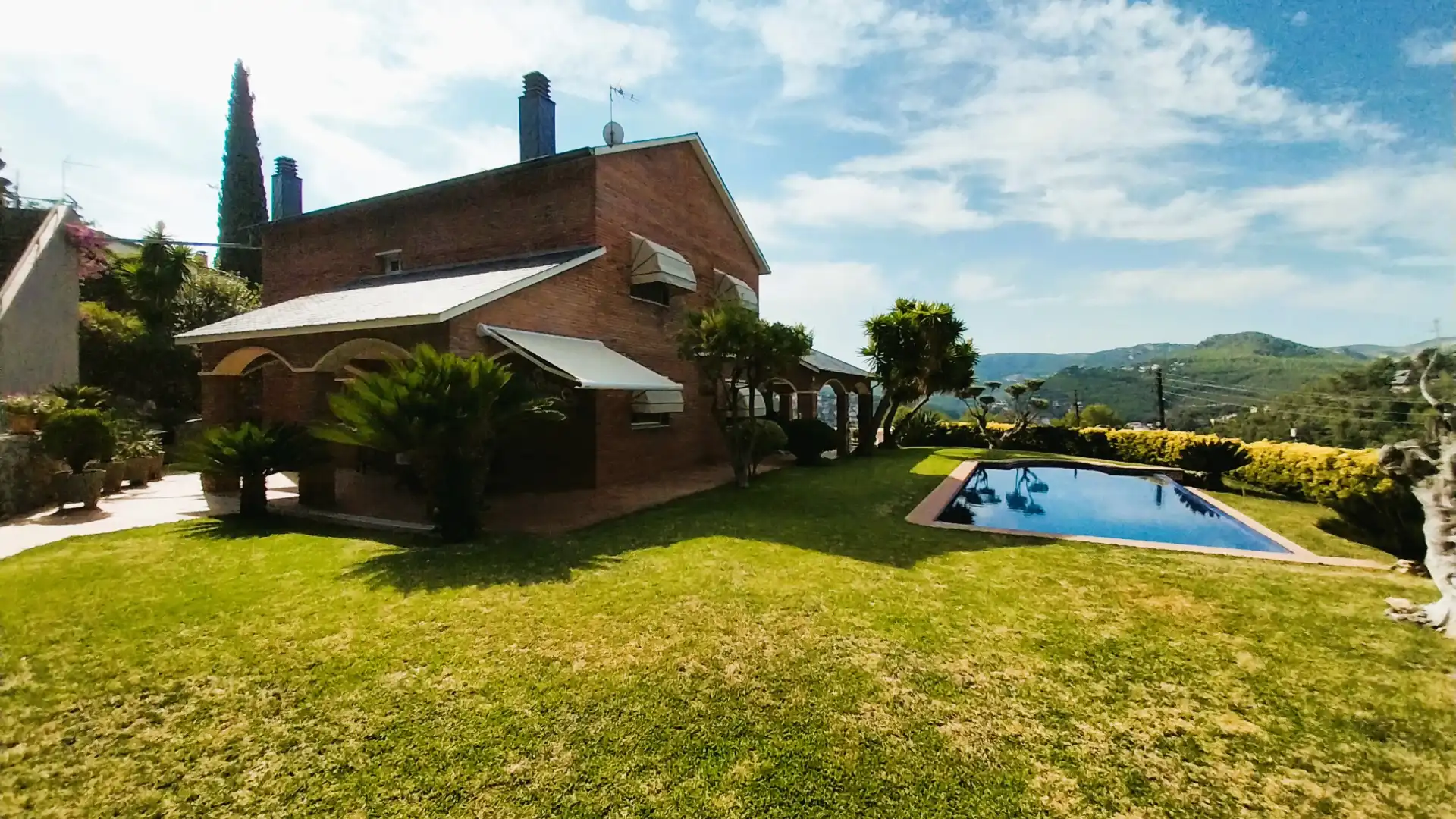 Piscina de Casa o chalet en venta en Vallirana con Calefacción, Jardín privado y Trastero